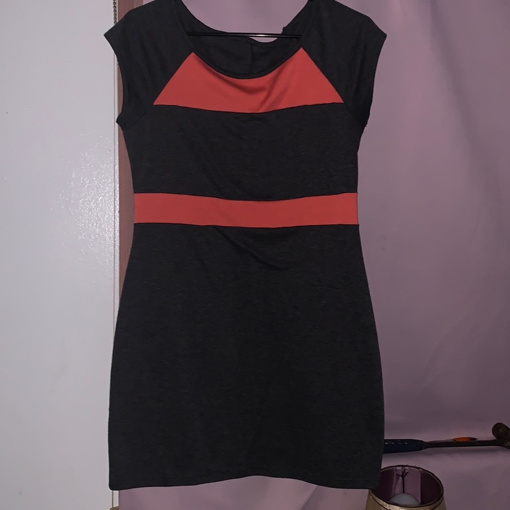 4/$20 Pink and grey color block mini dress in grey and salmon pink-M